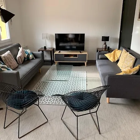 Belle Maison 100m2 Avec Terrasse Et Parking Prive * 贝济耶